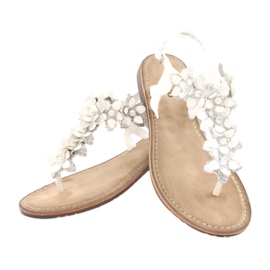 Evento Women's sandals with a pearl 20SD35-1811 white silver 2