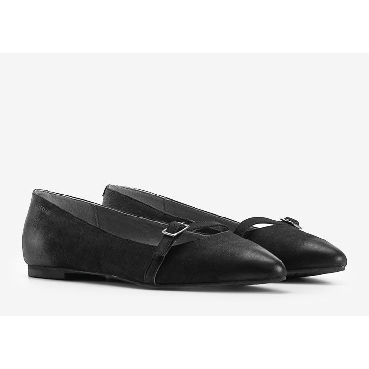 Casandra black flats 1