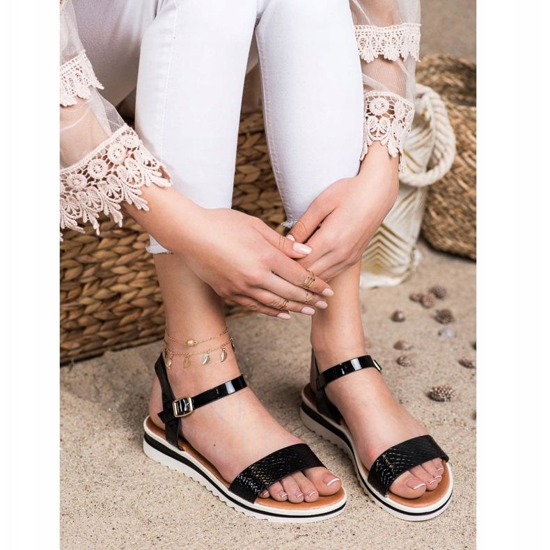 Weide Casual Varnished Sandals black 2