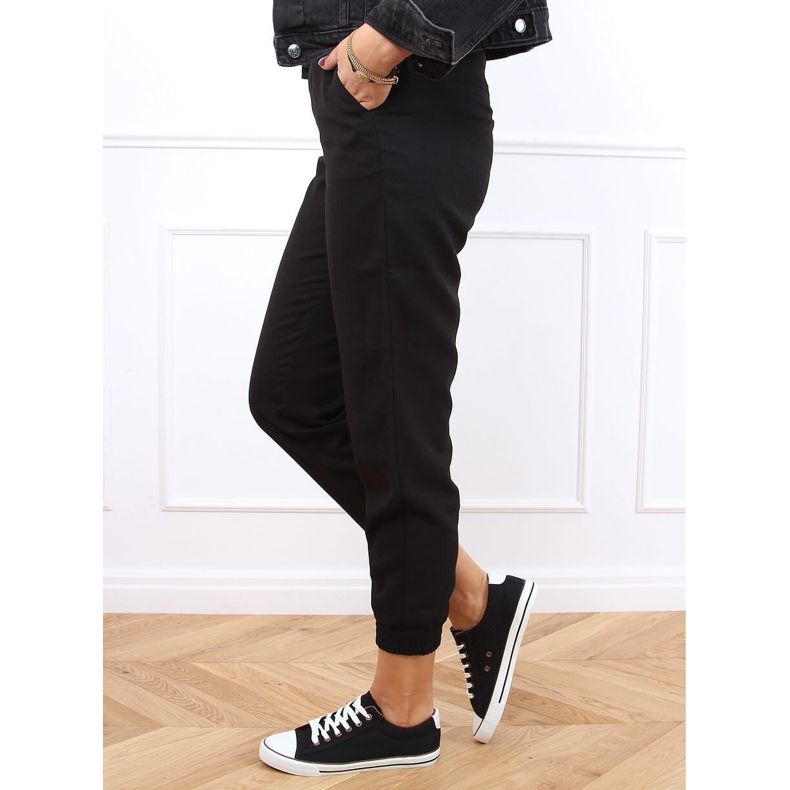 Black women's classic sneakers BN-B68 Black 2 Black women's classic sneakers BN-B68 Black 2