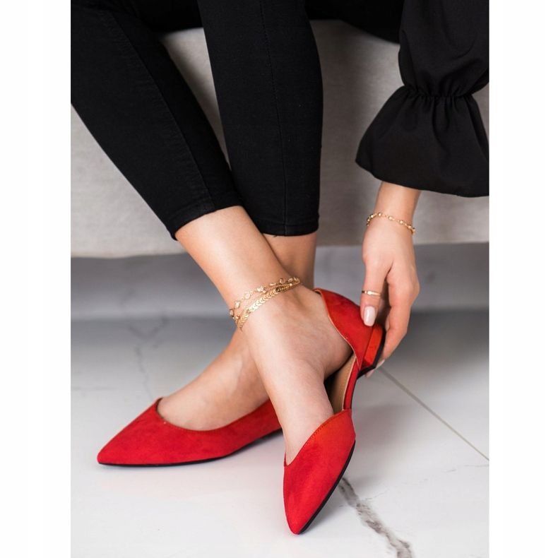 Lovery Suede Ballerinas With A Cut Out red 2