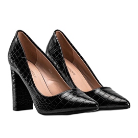 Black pumps on a Keely eco-leather post 1