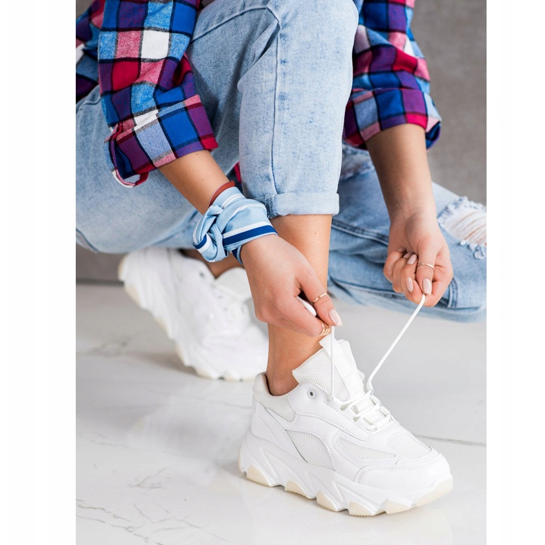 Bella Paris Sneakers On The Platform white 1