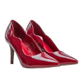 Red lacquered pumps on a Gina heel 1