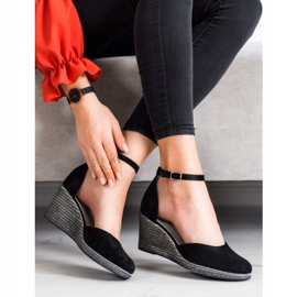 Black Pumps On The VINCEZA Wedge 2