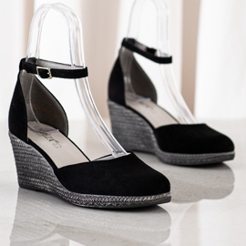 Black Pumps On The VINCEZA Wedge 1