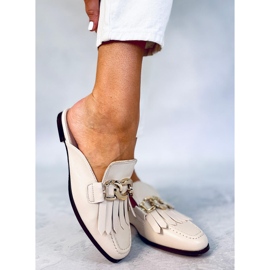T501 Beige beige moccasin slippers with a chain 1