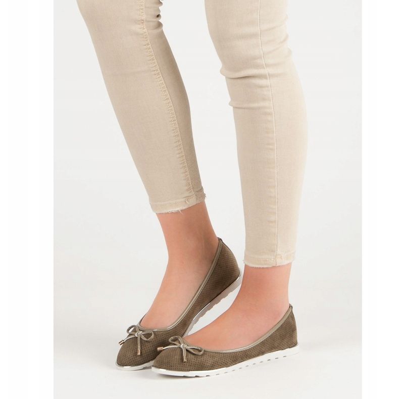 Small Swan Green ballerinas 1