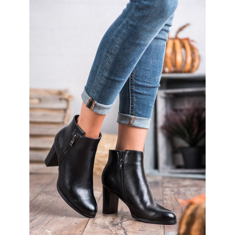 W. Potocki Black Boots On High Heels 1