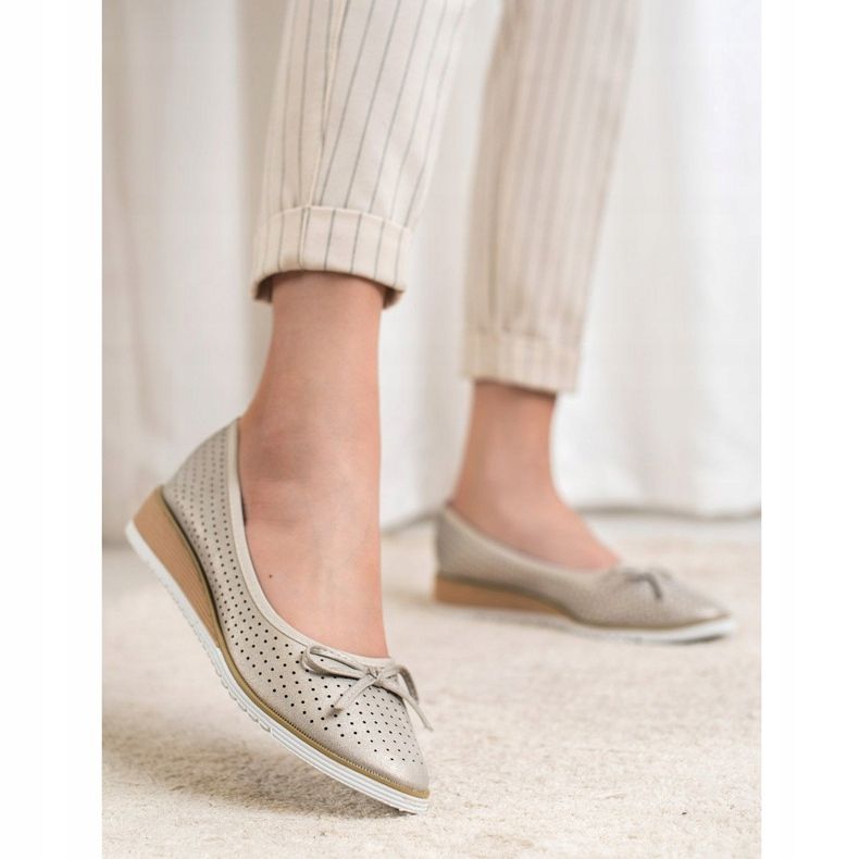 Goodin Openwork wedge pumps golden 1