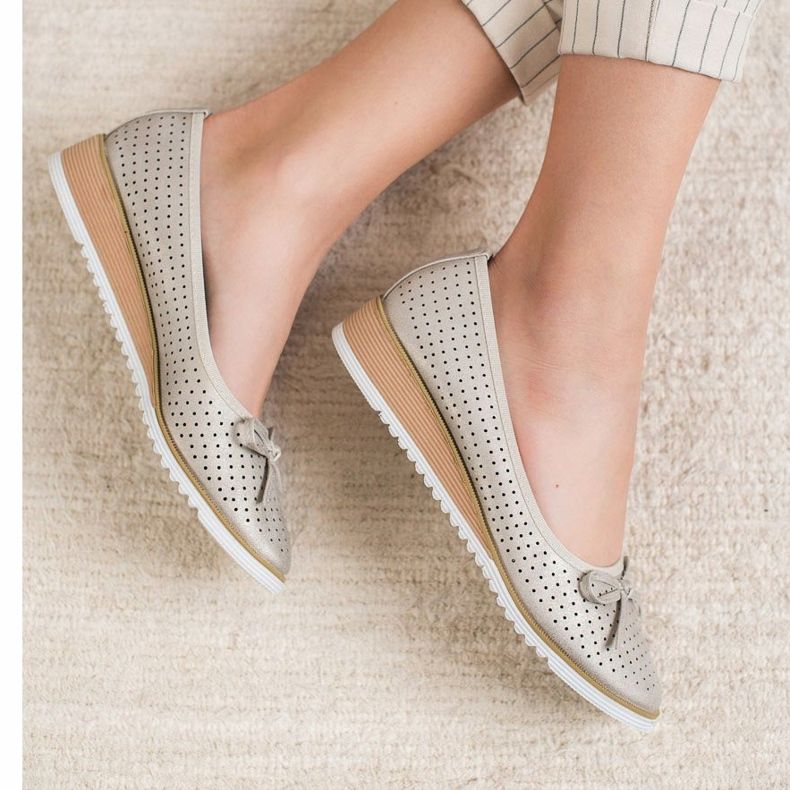 Goodin Openwork wedge pumps golden 2