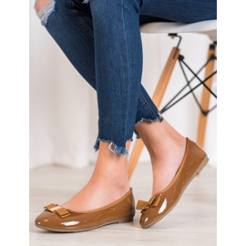Fama Lacquered ballerinas with a bow brown 2