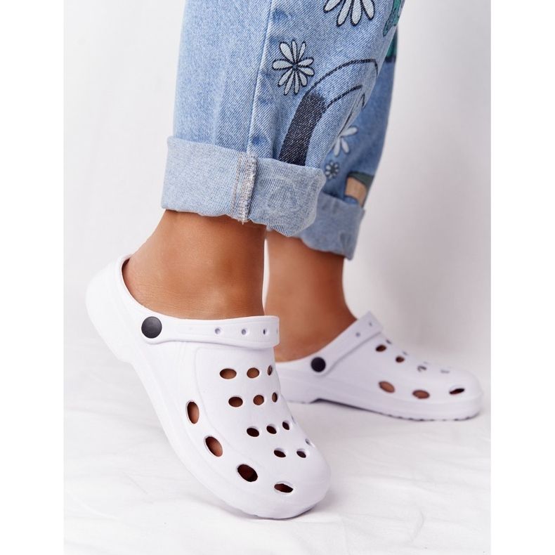 Flameshoes Women's White Eva Foam Slippers 2