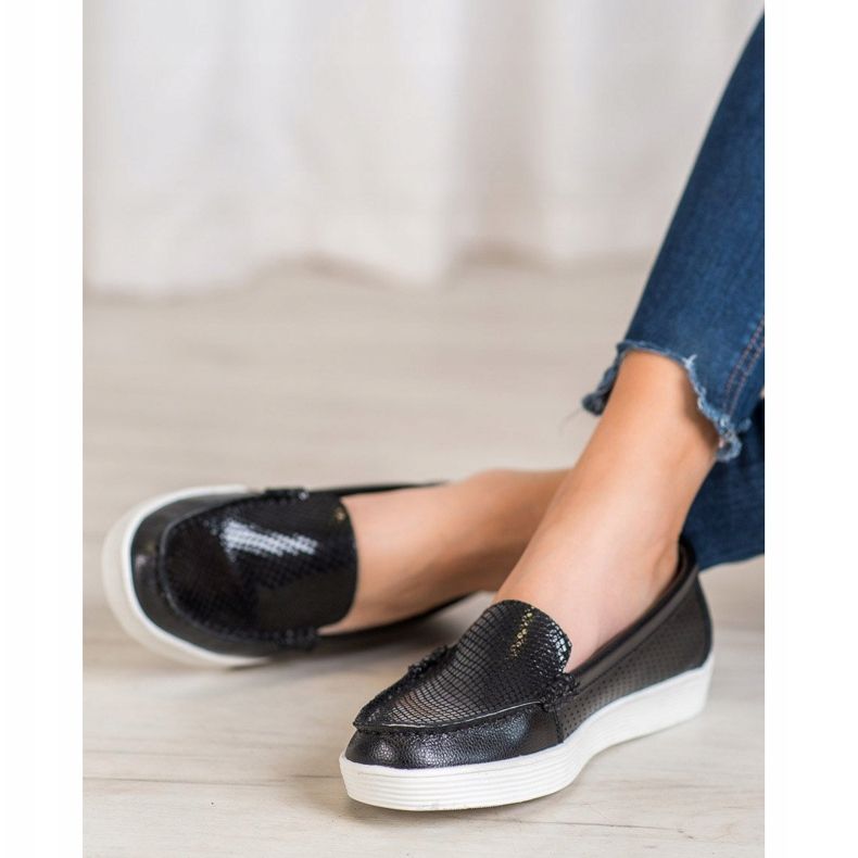 Moccasins on the VINCEZA platform black 2
