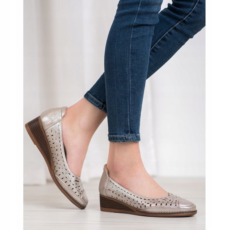 Pumps on the VINCEZA wedge silver grey 2