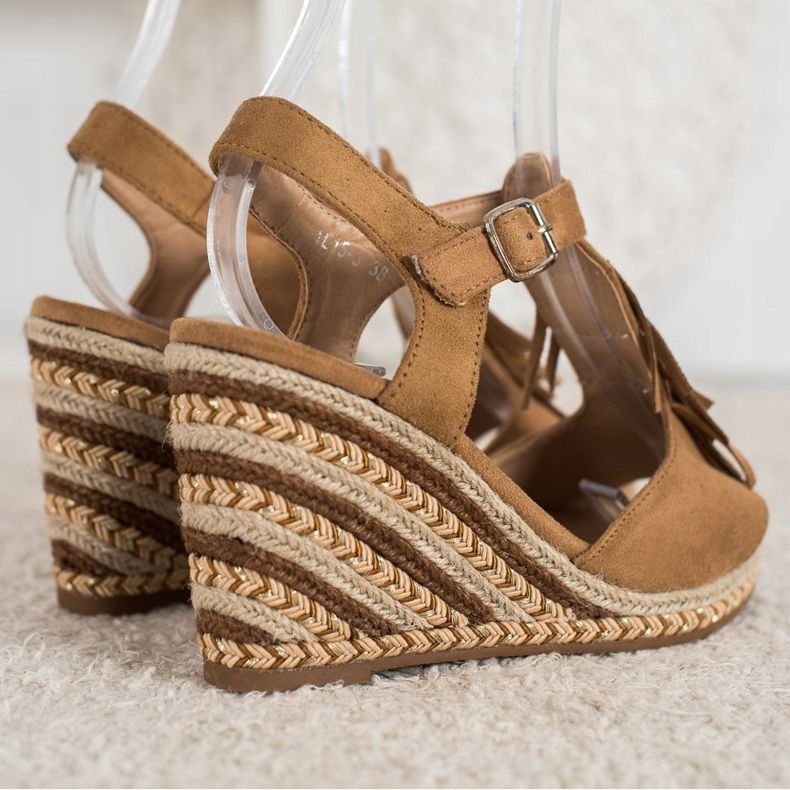 Small Swan Suede wedges with fringes brown 1