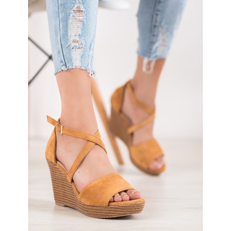 Small Swan Camel suede wedges brown 2