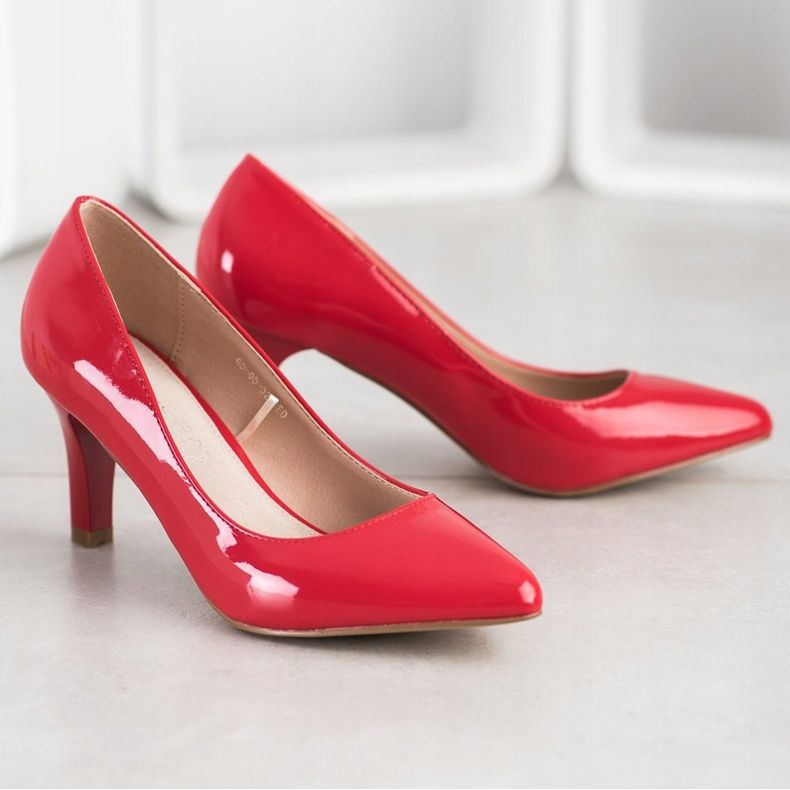 Goodin Lacquered pumps 1