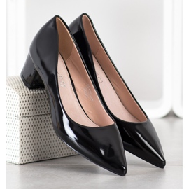 Goodin Lacquered Pumps In Spitz black 1