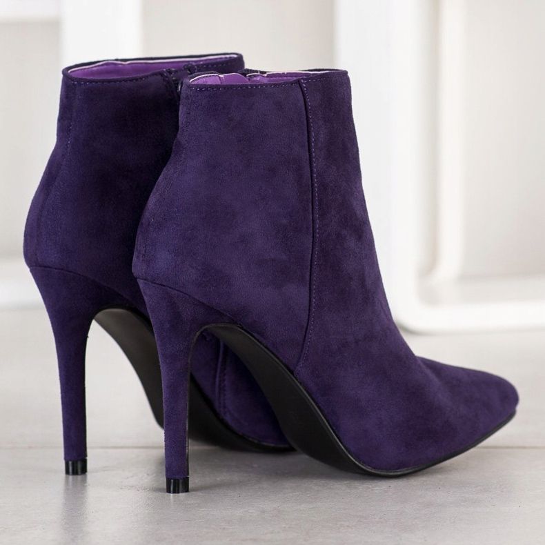 Small Swan Stylish boots on a high heel purple 1