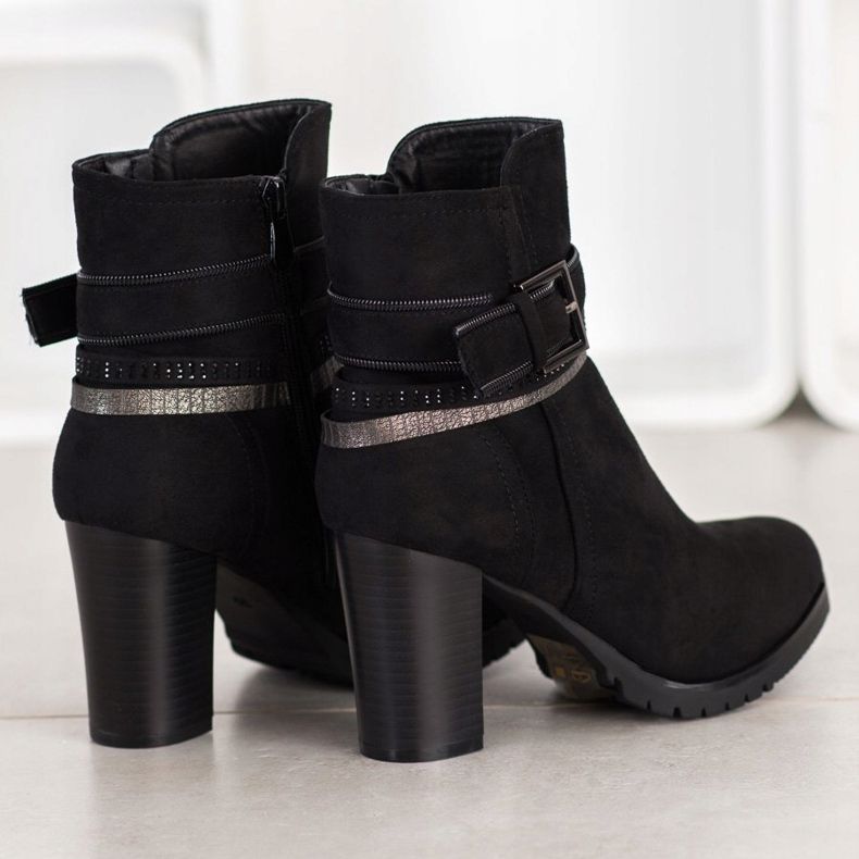 Queentina Elegant Suede Booties black silver 1