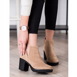 Bella Paris Beige Booties With A Cut 1