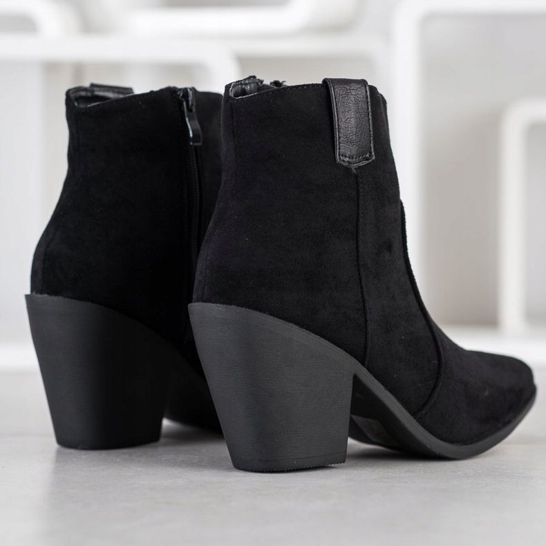 Small Swan Fashionable Boots In Spitz black 1