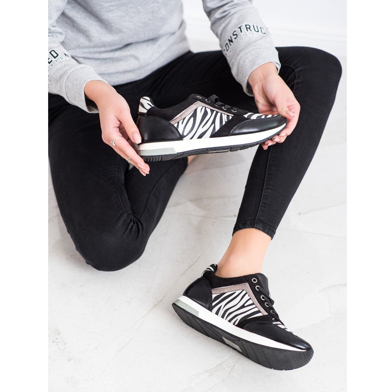 Kylie Fashionable Sneakers white black 2