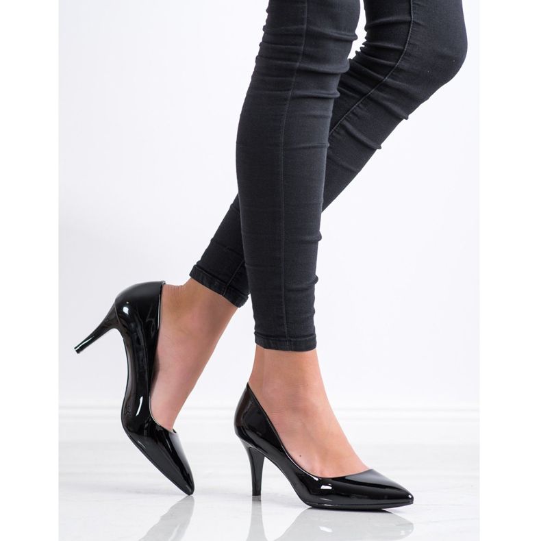 Goodin Classic lacquered pumps black 2