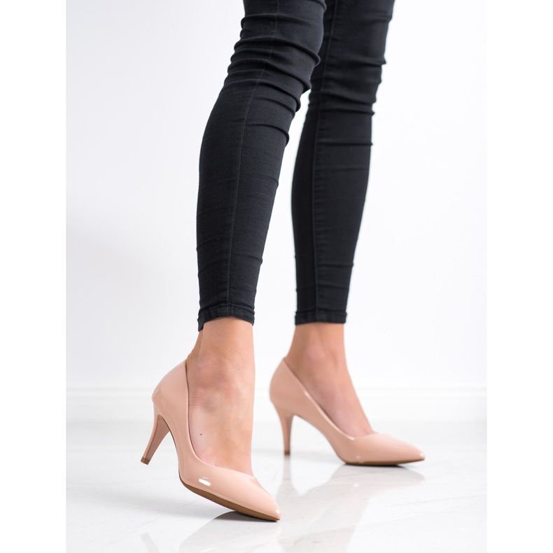 Goodin Classic lacquered pumps beige pink 1