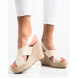 Sabatina Sandals On A Straw Wedge brown 1