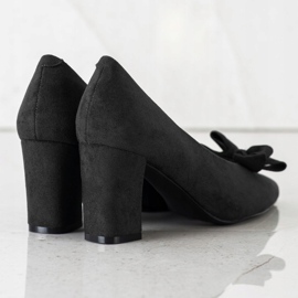 Black Pumps With A VINCEZA Bow 1