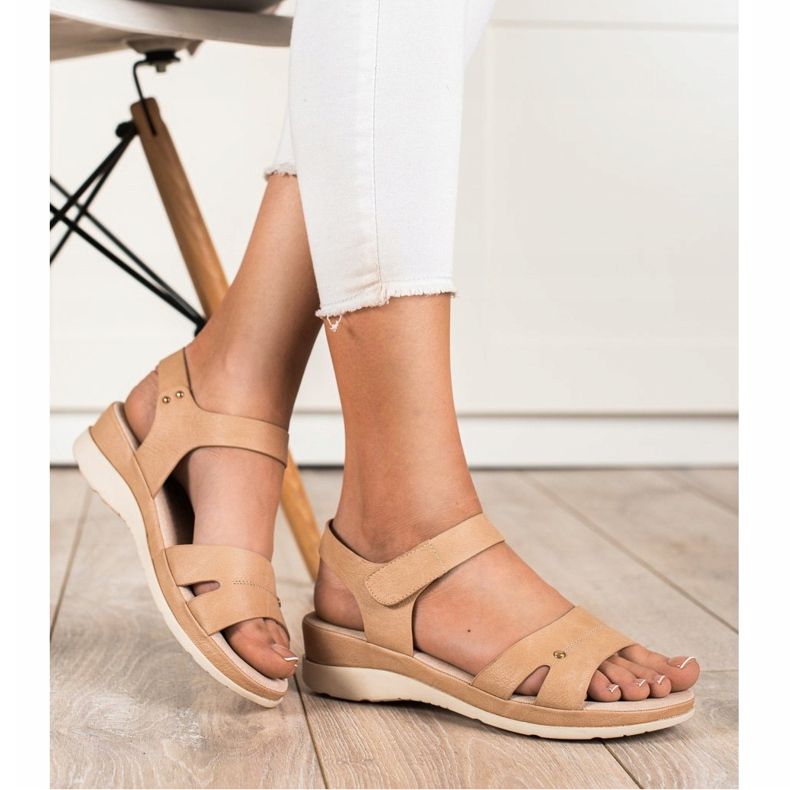 Comfortable VINCEZA sandals brown 1