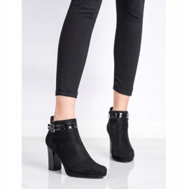 M.Daszyński Elegant boots with stripes black 1