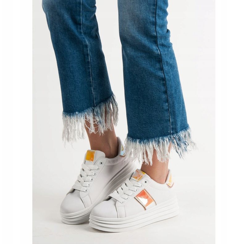 SHELOVET White Shoes On The Platform 2