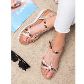 Small Swan Sandals With Holo Effect golden 1