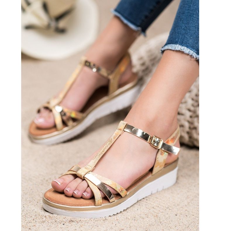 Small Swan Sandals With Holo Effect golden 1