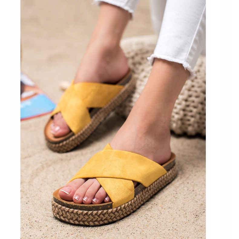Comer Comfortable Slippers On The Platform yellow 1
