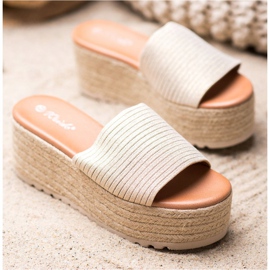 Weide Slippers On A Straw Platform golden 1