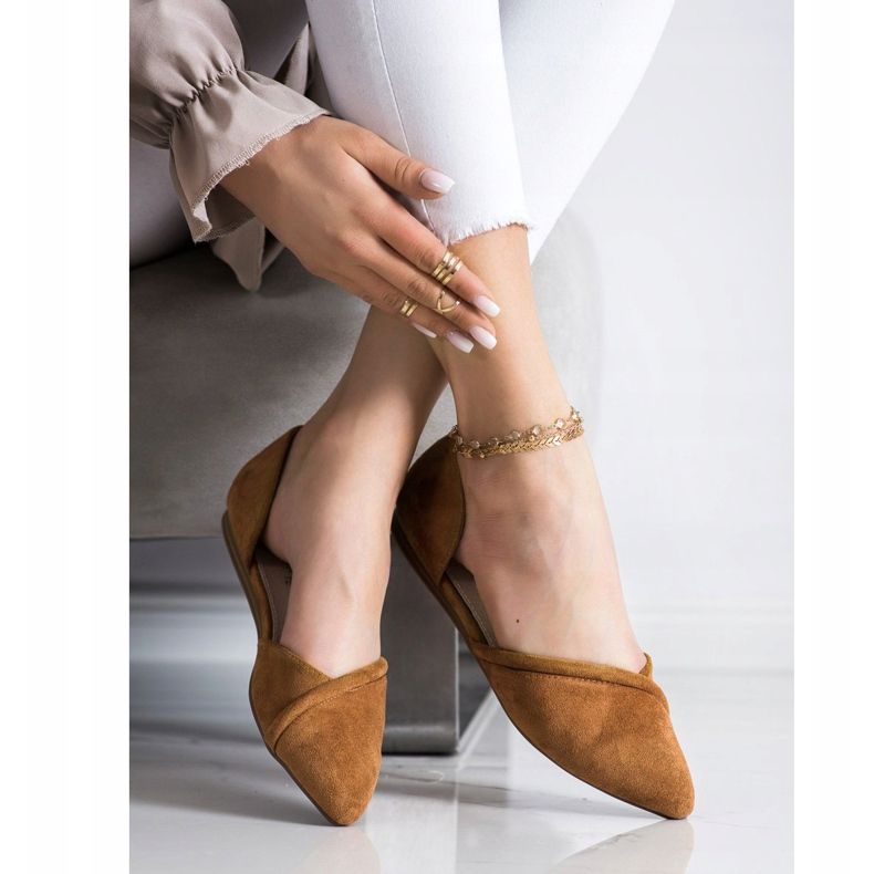 Goodin Suede ballerinas with a cut-out brown 1