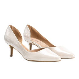 Beige lacquered pumps on a Brita stiletto heel 1