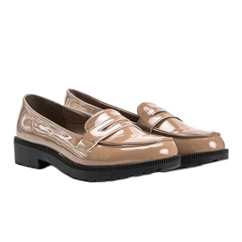 Beige lacquered Sis loafers 1