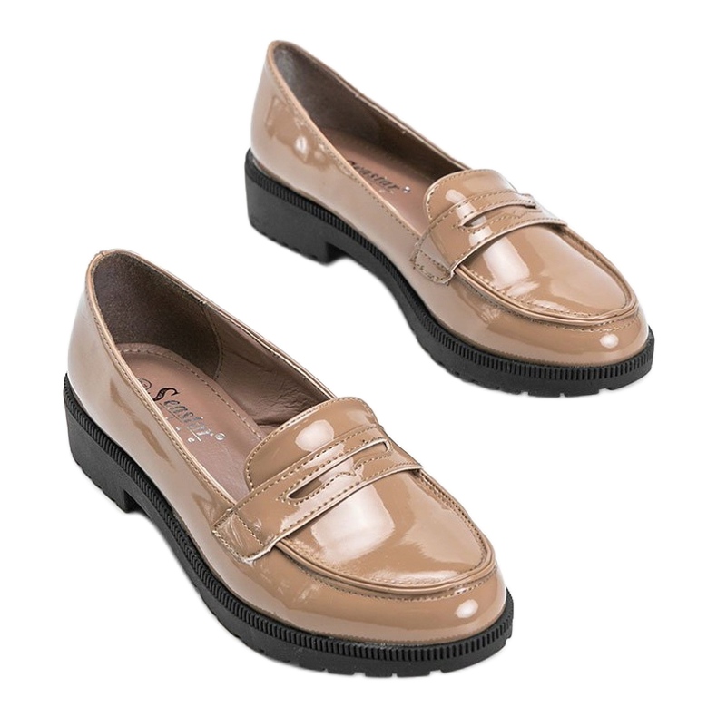 Beige lacquered Sis loafers 2