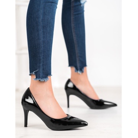 Small Swan Varnished pins black 2