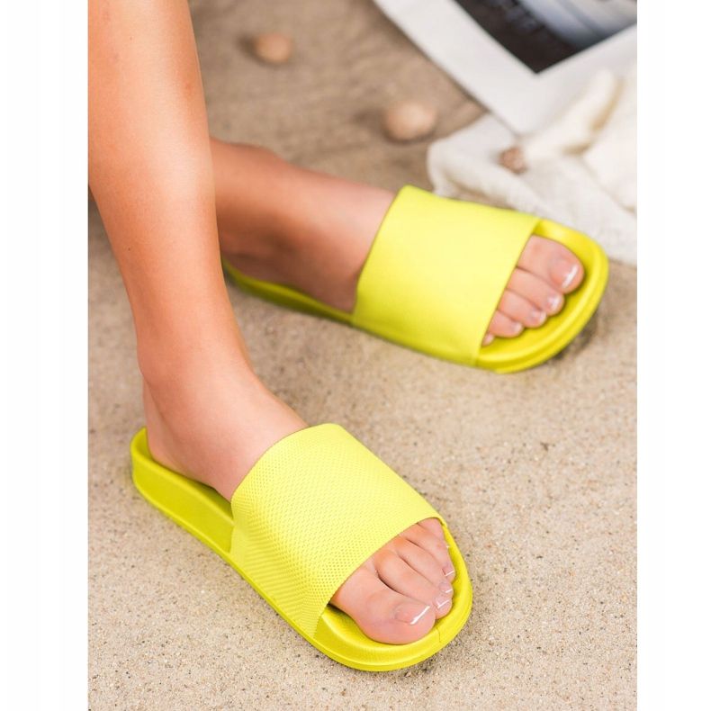 Small Swan Casual Slippers yellow 2