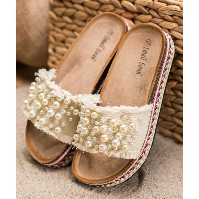 Small Swan Slippers On The Platform With Pearls beige 1