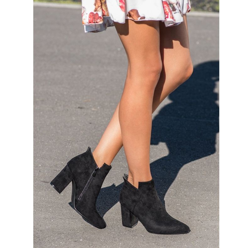 Boots On A Post VINCEZA black 1