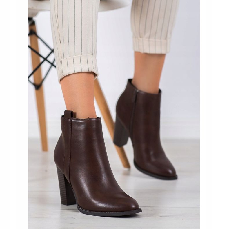 Seastar Classic brown boots 1