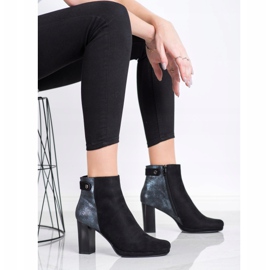 M.Daszyński Boots On A Post black 2