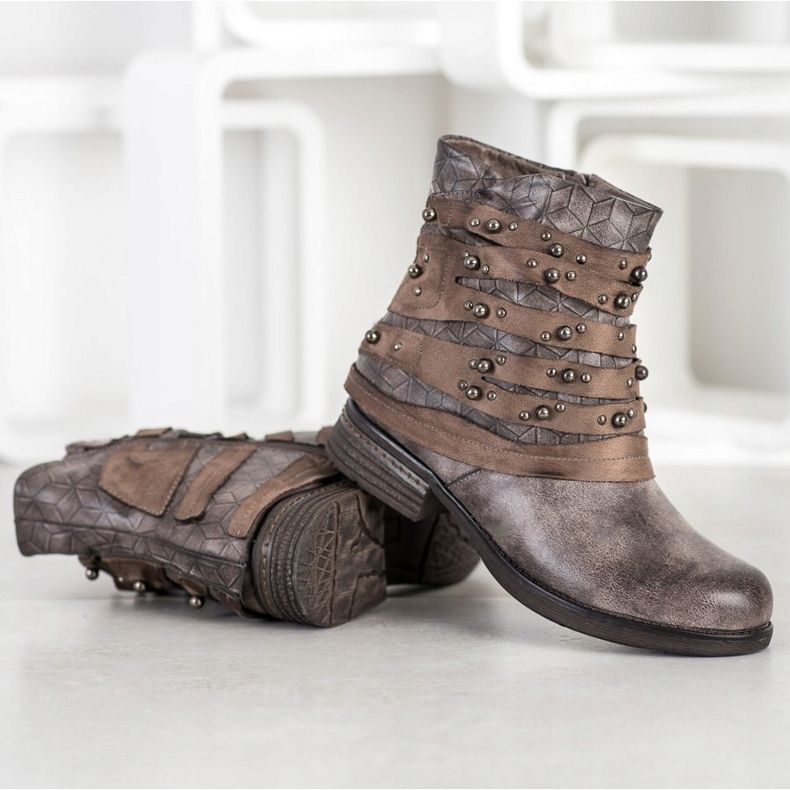 Queentina Comfortable boots with decorations grey 1